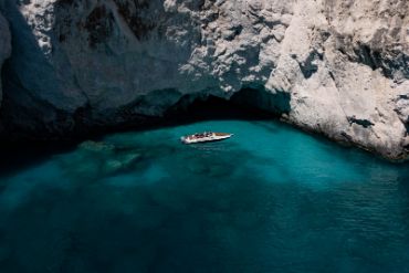 shipwreck blue caves cruise